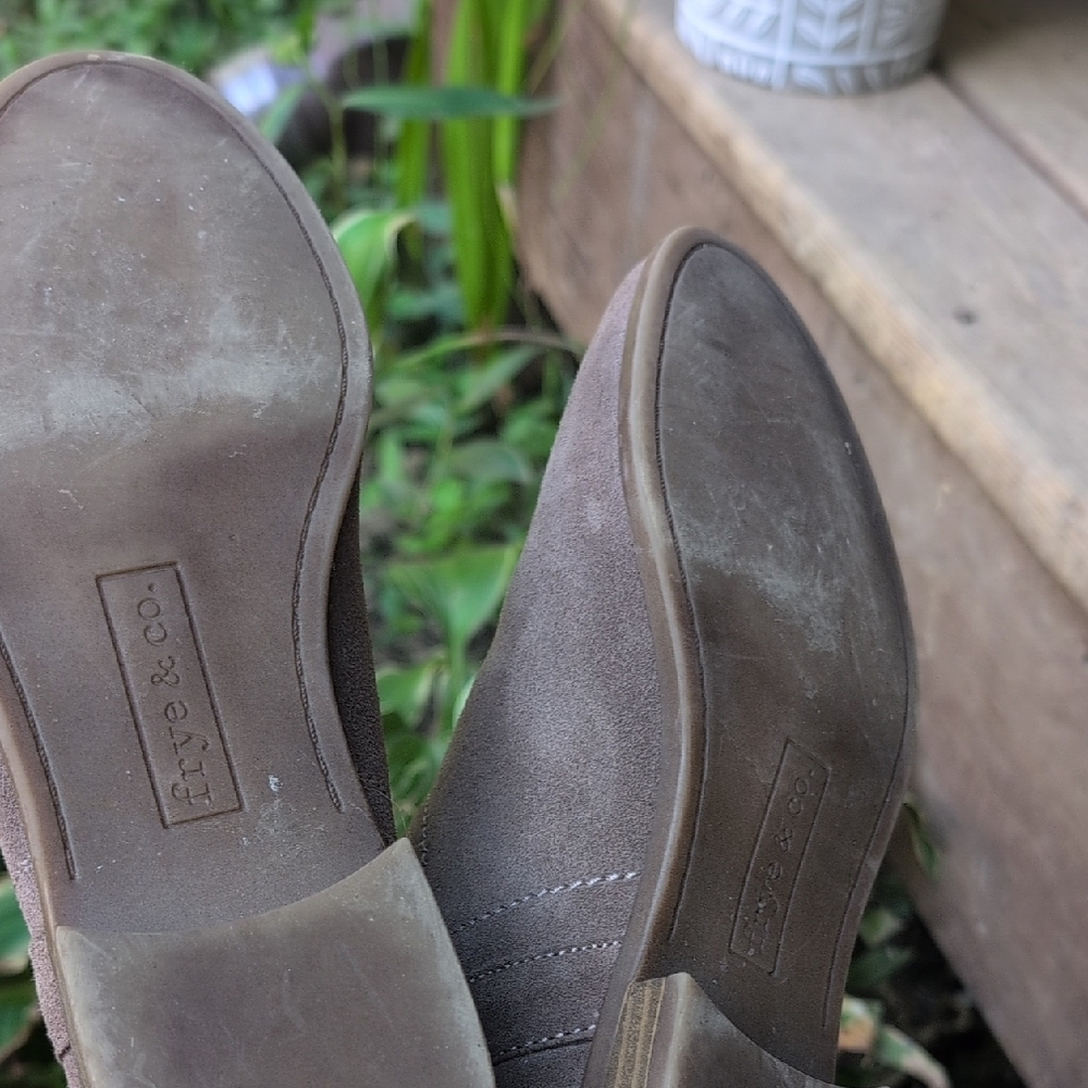 Chic Suede Ankle Boots - Taupe - Picture 7 of 9